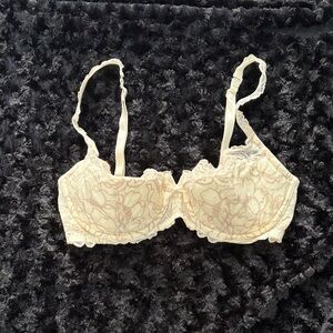Victoria's Secret Cream Lace Bra